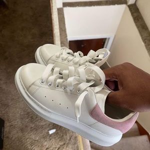 Alexander McQueens Size 6.5